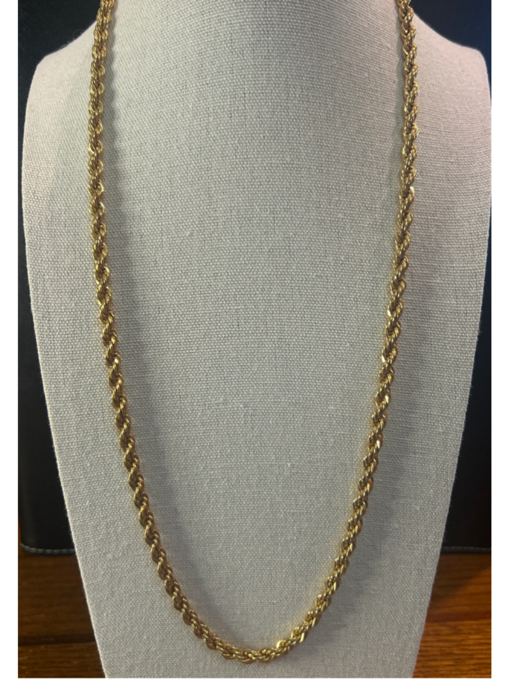 Women's Monet vintage Gold Tone Rope Chain Necklace 22”